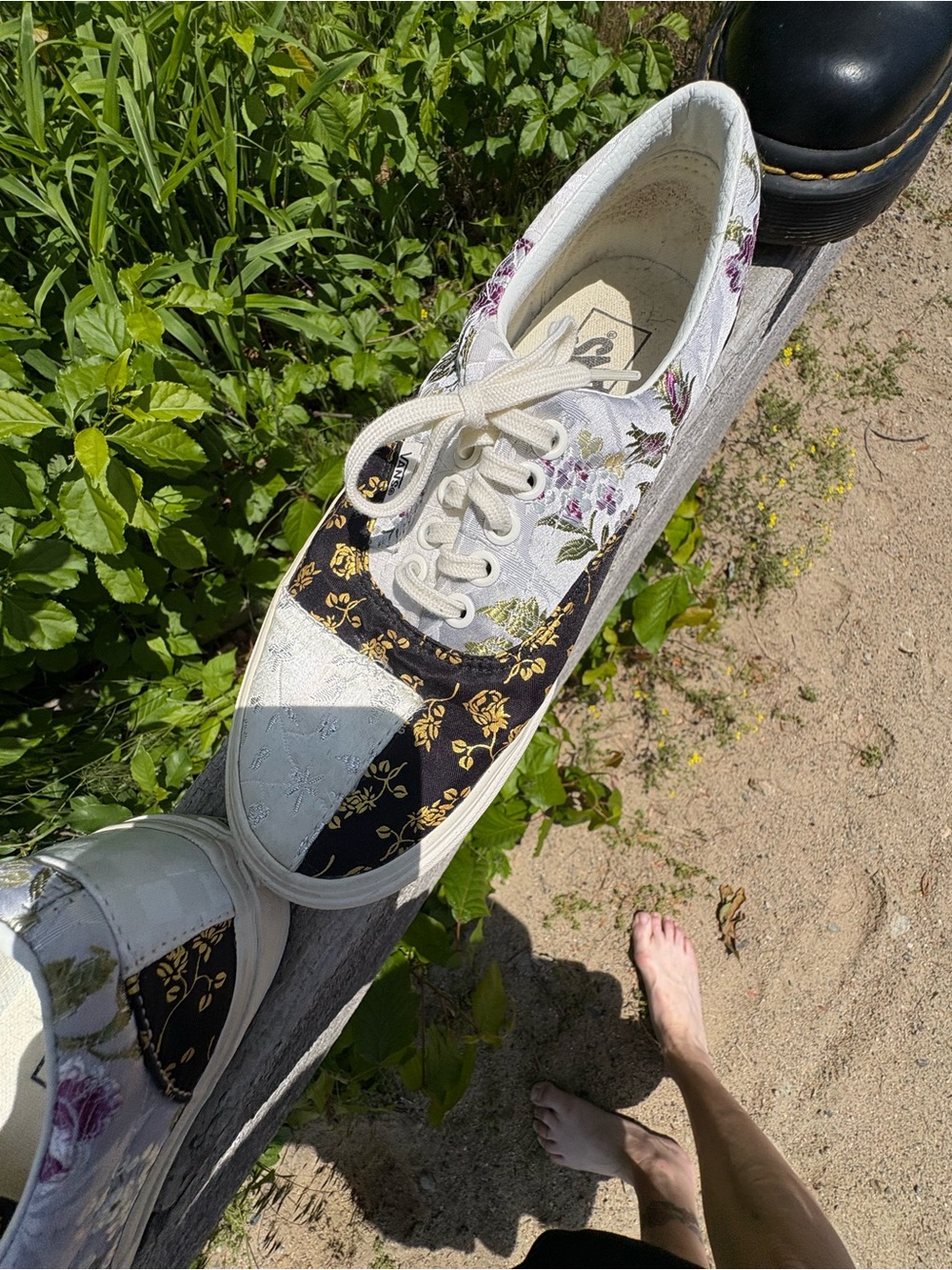 Vans Floral Patchwork Low-Top Sneakers - White womens 8 men’s 6.5 - Picture 8 of 9